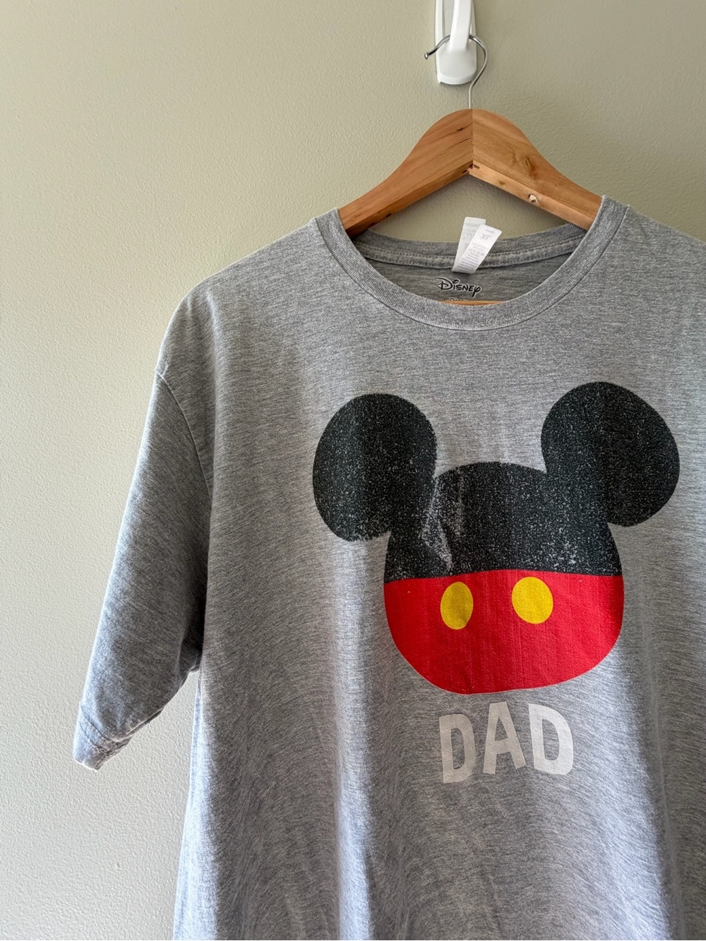 Men’s Disney XL Mickey Mouse Tee Shirt - Picture 2 of 4